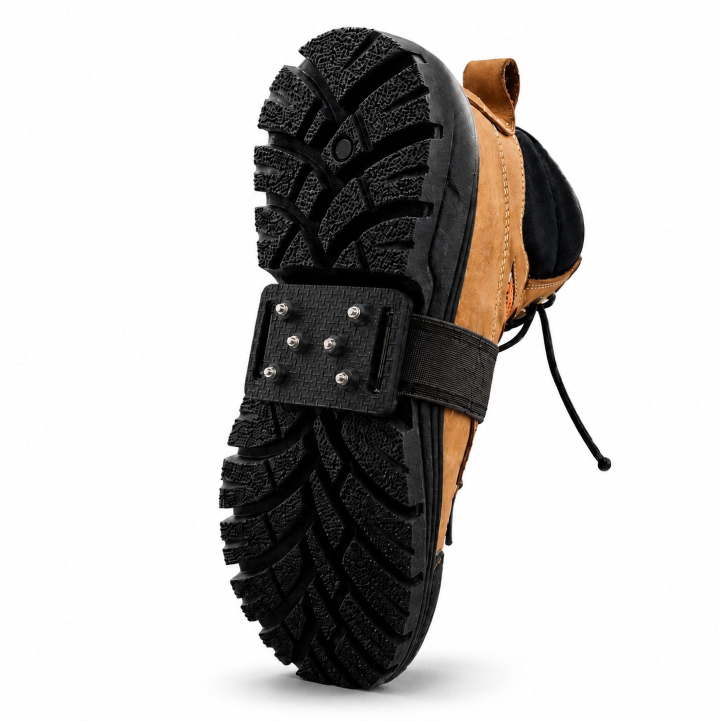 ROBUST Ice Grip Pro Noir - Crampon tungstène avec sangle noire sur botte de travail - Camro Industrial